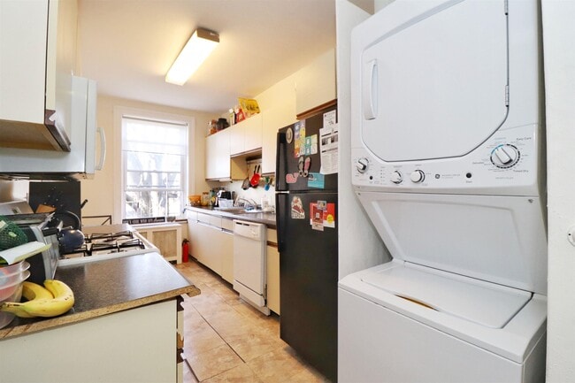 Building Photo - 704 Washington St