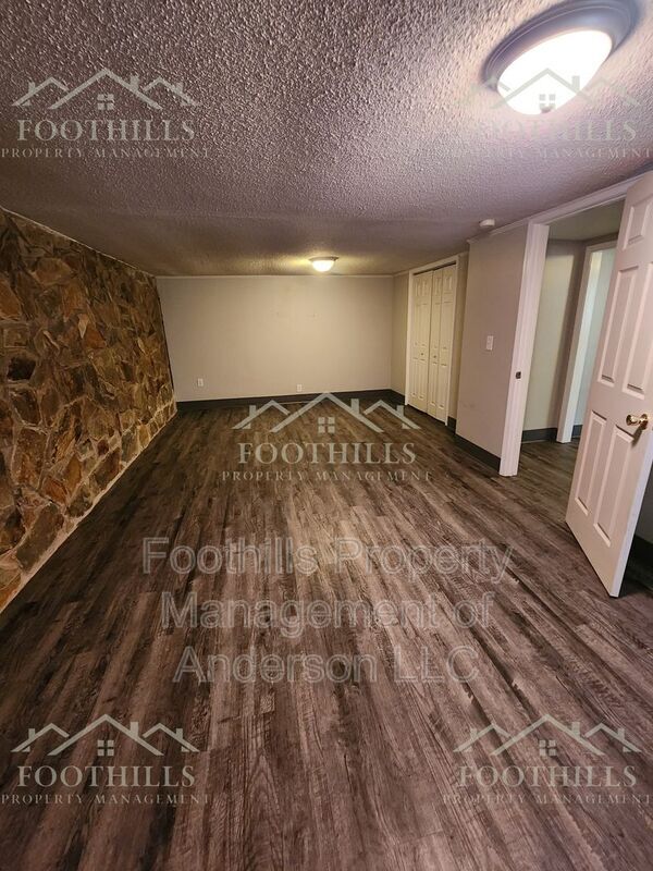 Building Photo - 1917 Inman Dr