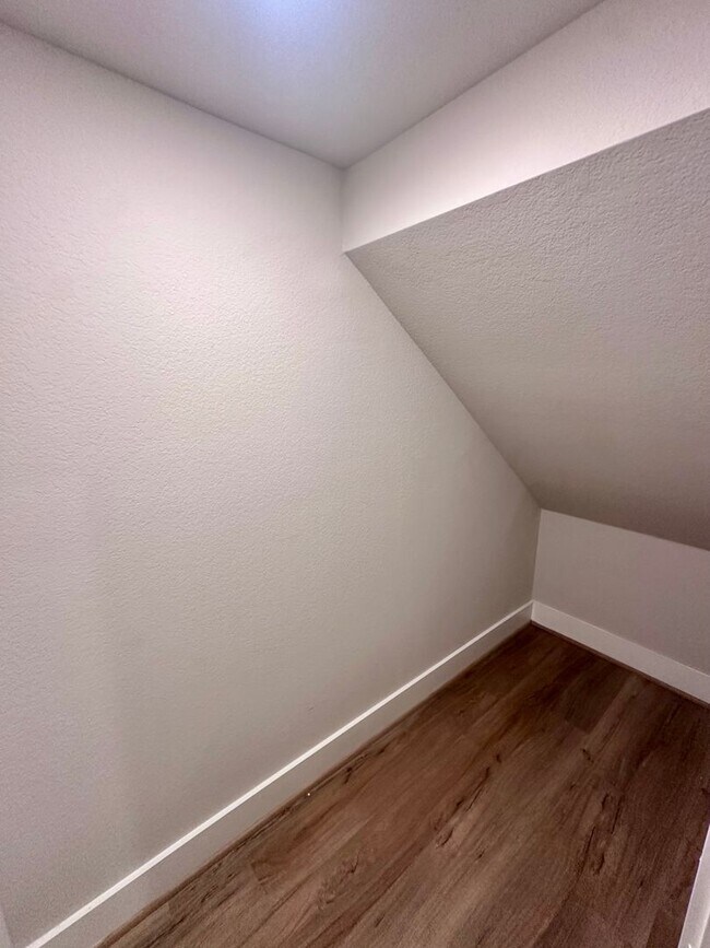 Building Photo - Modern 3-Bedroom, 2.5-Bathroom in Easton Park!