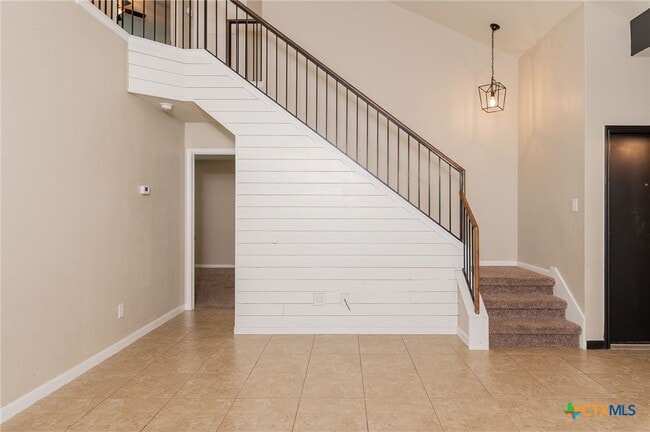 Building Photo - 146 Linden Ln