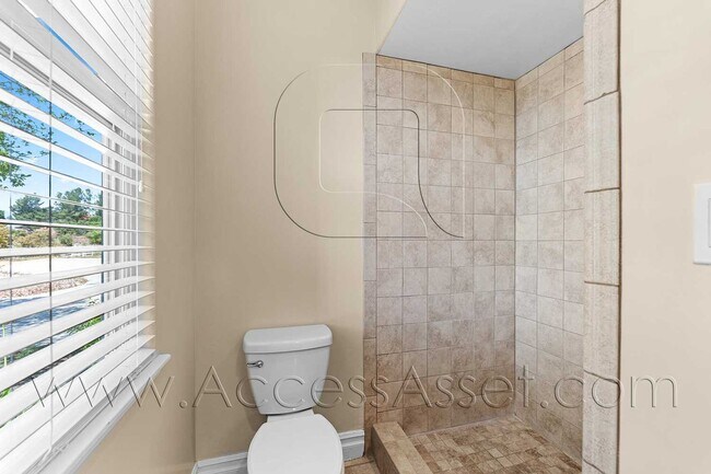 Building Photo - Designer Single-Story Home with Gourmet Kitchen & Mountain Views