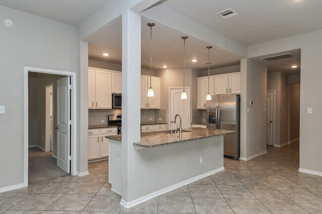 Building Photo - 18522 Hayden Pond Dr