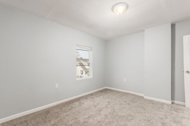 Building Photo - 673-675 Stanley Ave