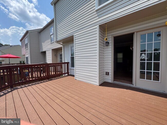 Building Photo - 6337 Littlefield Ct