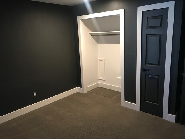 Downstairs guest room - 4265 N Sorrel Pl