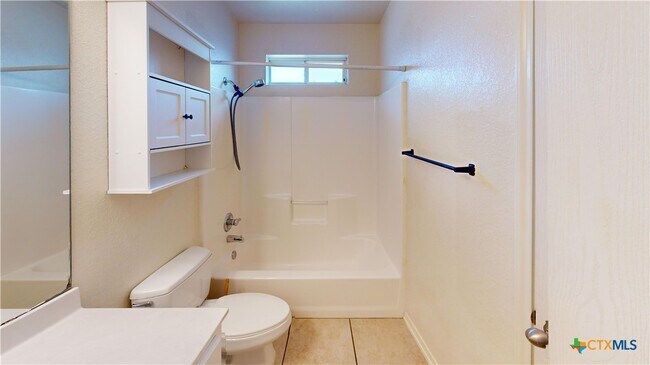 Building Photo - 3611 Selena Dr