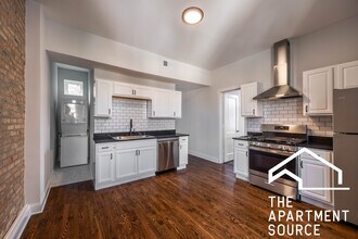 Building Photo - 2842 W Augusta Blvd