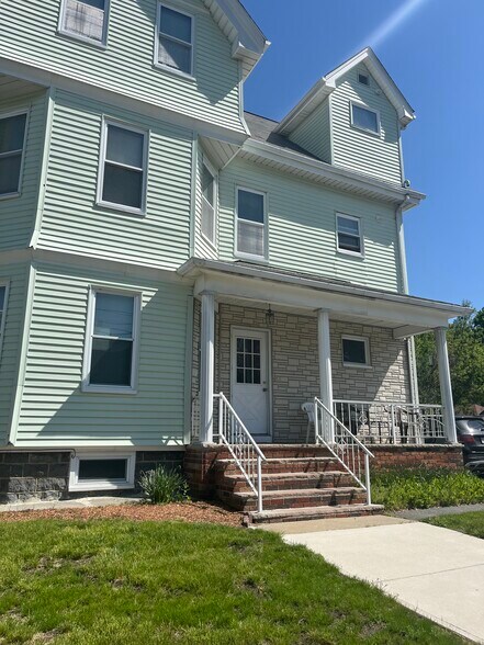 Building Photo - 149 Broadway