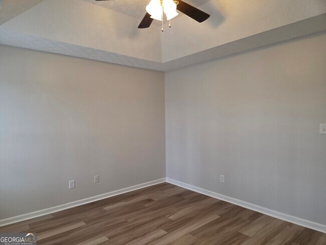 Building Photo - 14 Huntington Dr