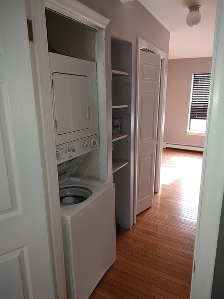 Washer and dryer - 121 Huyshope Ave