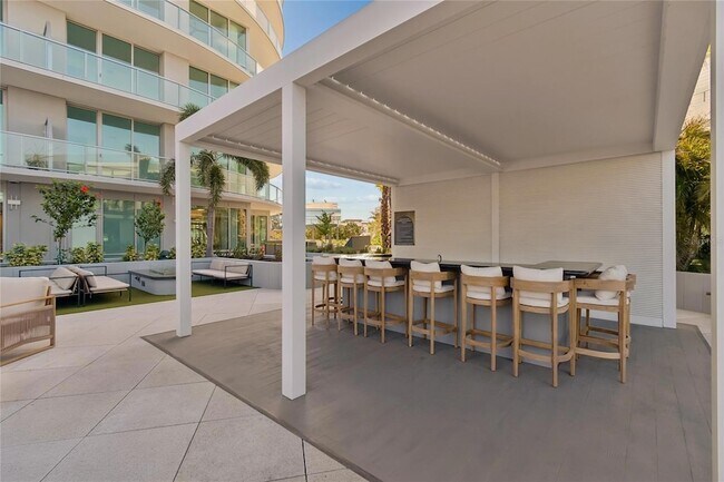 Building Photo - 400 Central Ave