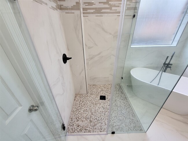 Building Photo - 11130 Celano Dr