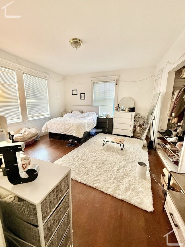 Building Photo - Nice 3 bed in Brighton