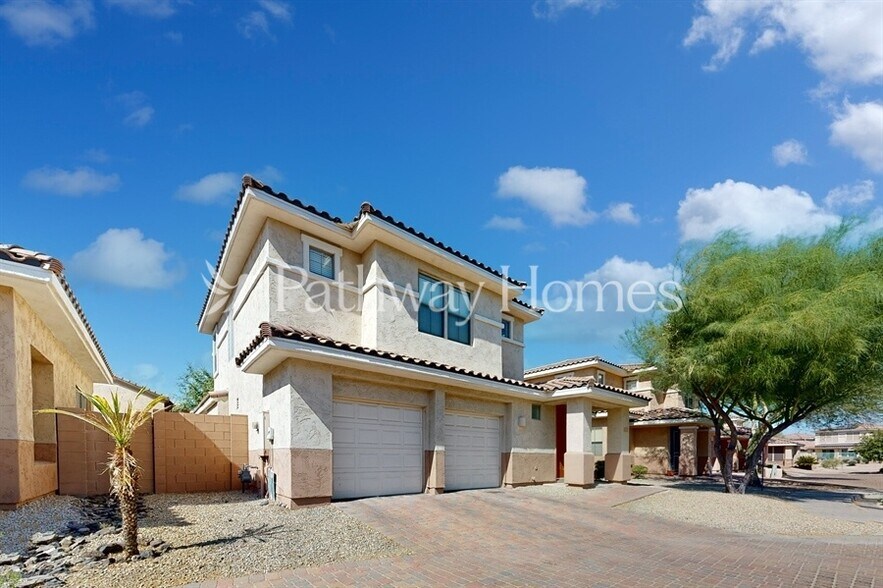 Building Photo - 2141 N 135th Dr