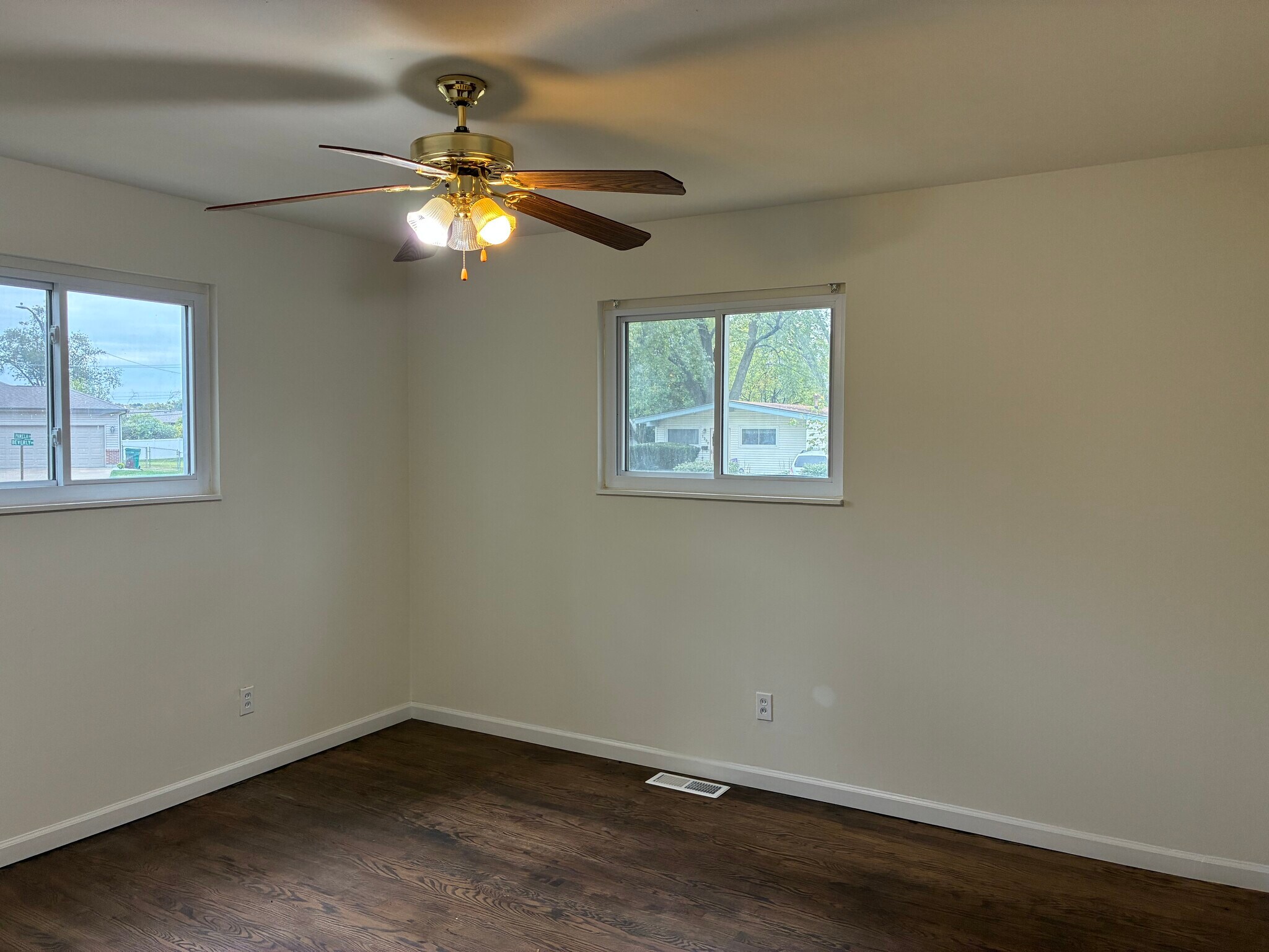 Building Photo - 1285 Pamela Dr