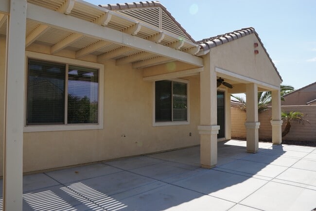 Building Photo - 40093 Corte Refugio