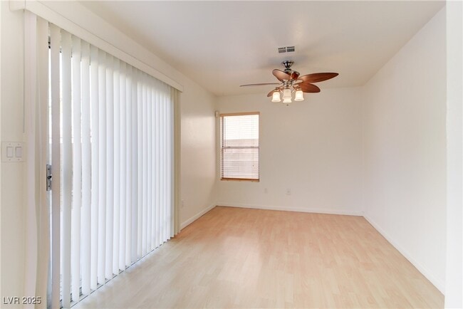 Building Photo - 2616 Island Brook Dr