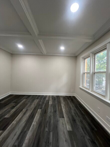 Building Photo - 2926 W 25th St
