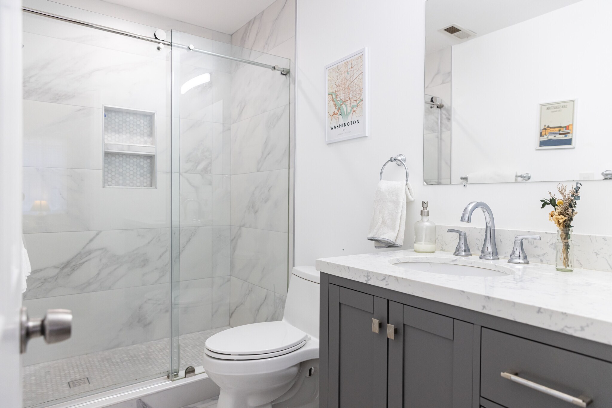 Building Photo - 1700 V St NW