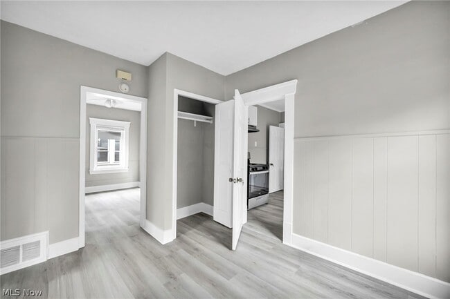 Building Photo - 2023 Robin St