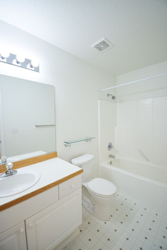 Building Photo - NEW LOWERED RENT!  Wow! Beautiful 4 Bedroo...