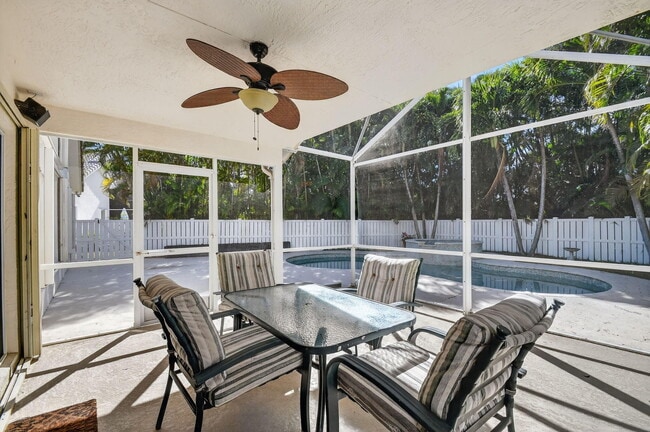 Building Photo - 2725 Pointe Cir