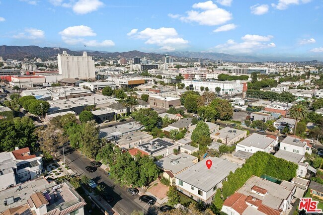 Building Photo - 838 N Mansfield Ave