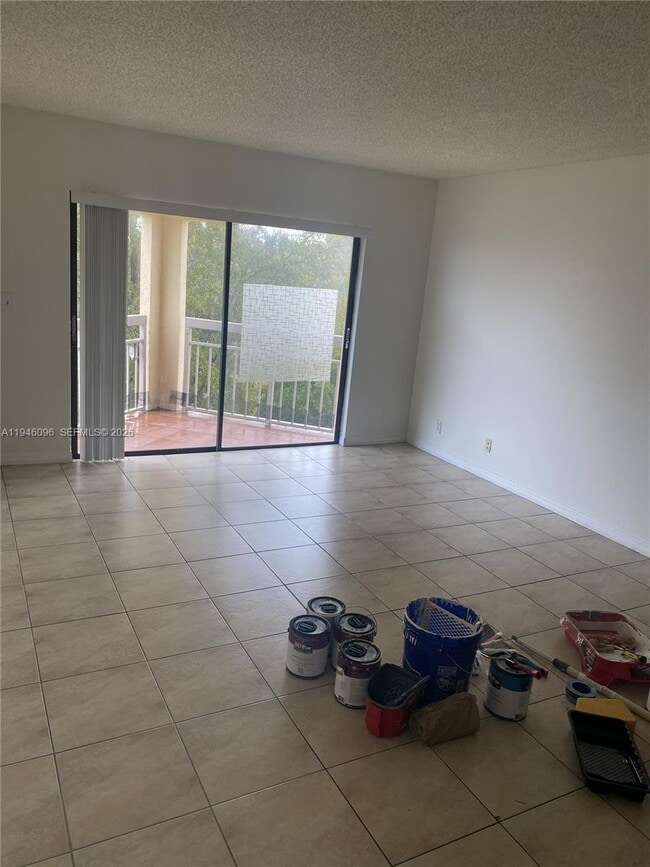 Building Photo - 8290 Lake Dr