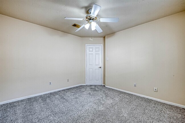 Building Photo - 17935 Western Pass Ln