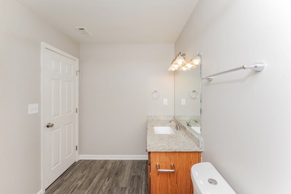 Building Photo - 122 Village Pkwy