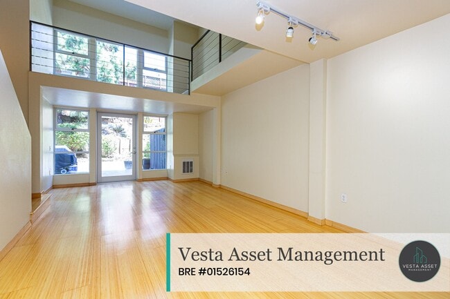 Building Photo - Lower Pacific Heights: Spacious 2-Level  L...