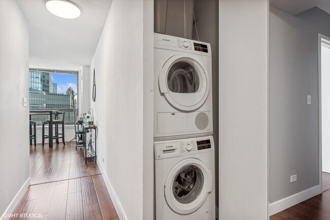 Building Photo - 440 N Wabash Ave