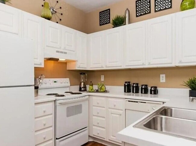 Building Photo - 1600 Blairs Bridge Rd