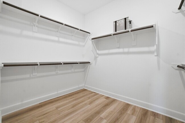 Building Photo - 9727 Rockwell Dr