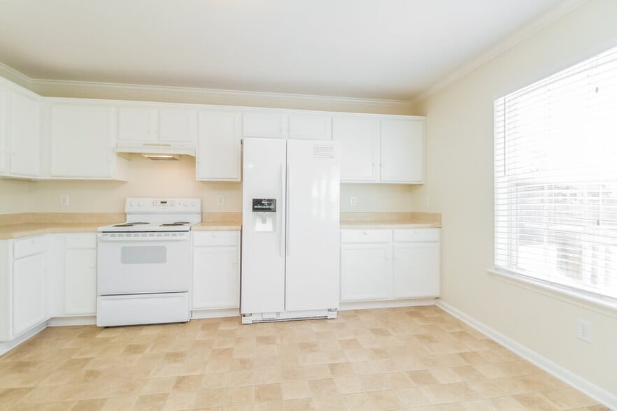 Building Photo - 2164 Spring Hill Cir