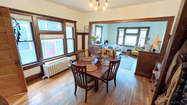 Building Photo - 2 Bedroom Apartment in Prospect Park