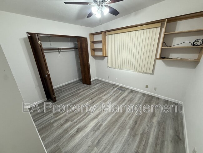 Building Photo - 500 Oakwood Pl NE