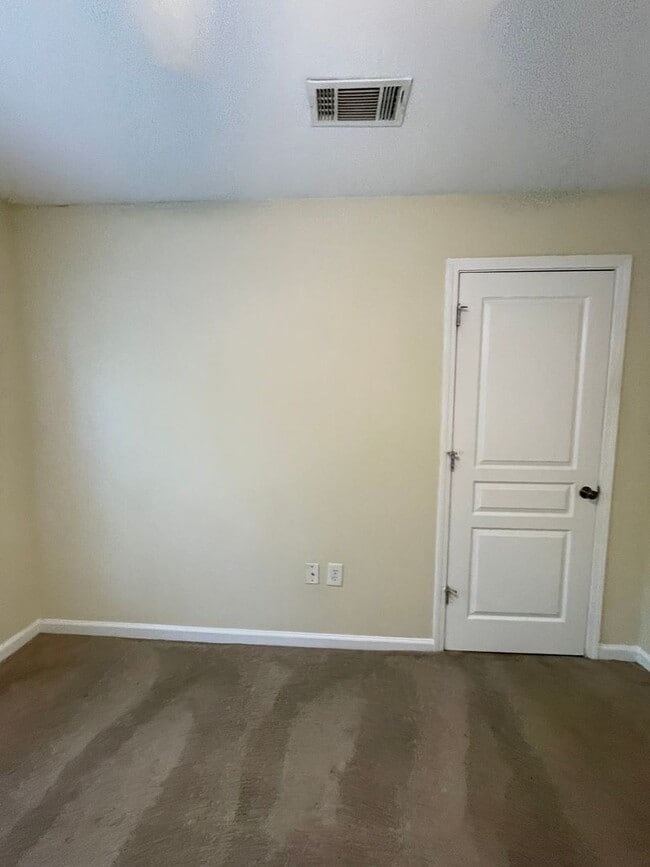 Building Photo - 3700 Spruce Ridge Way