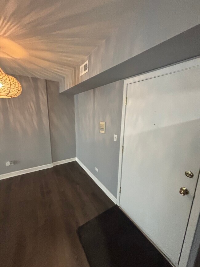 Building Photo - 787 Wilson Ave