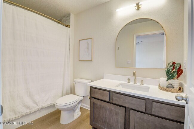 Building Photo - 135 Coastline Wy