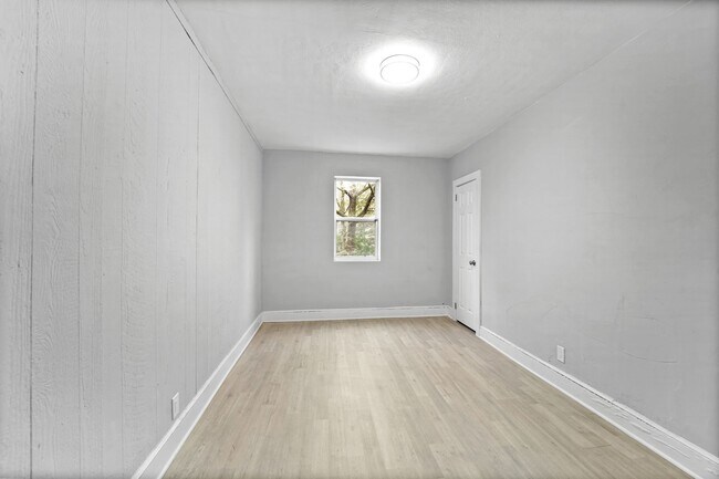 Building Photo - 28 Lydia St