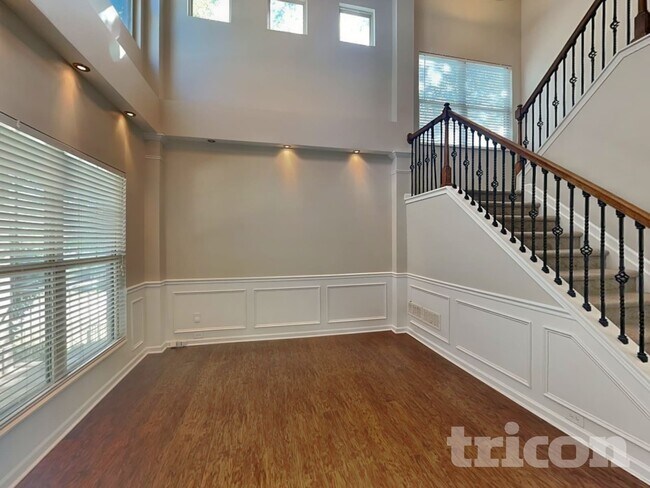 Building Photo - 5517 Village Trace