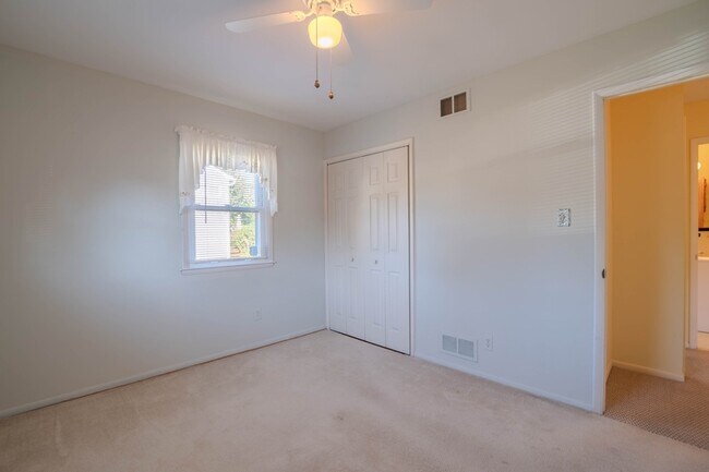Building Photo - 6 Hammen Ave