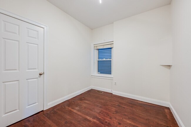 Building Photo - 110 N St