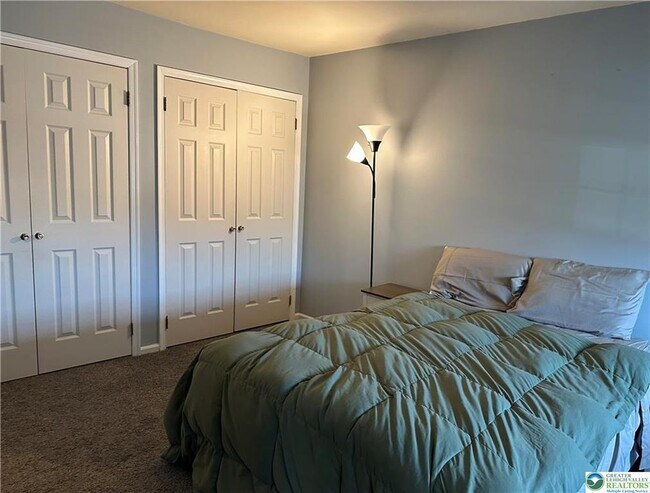 Building Photo - 4591 N Hedgerow Dr