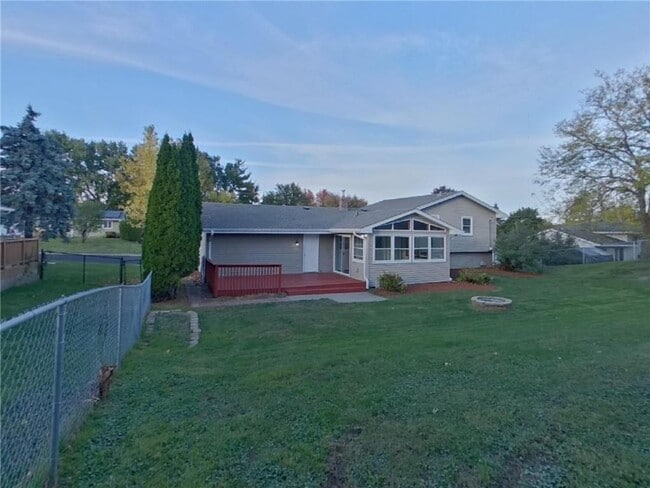 Building Photo - 3760 75th St E