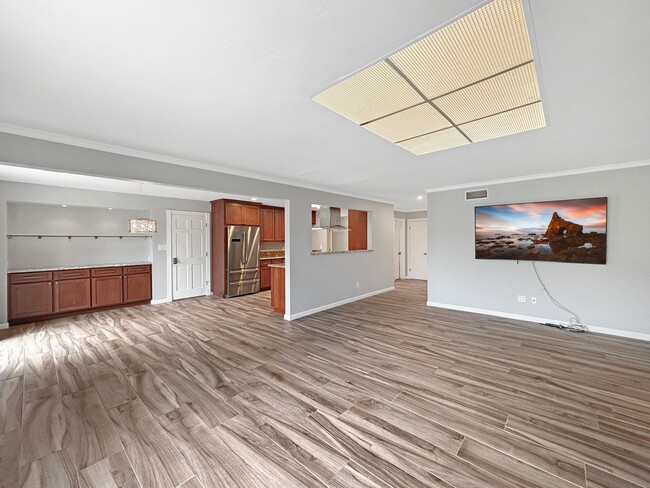 Building Photo - Beautiful 4BD/2BA House in Bay Ho W/ A/C, ...
