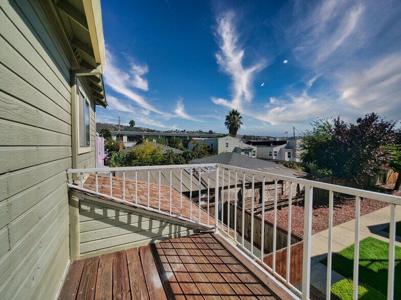 Balcony - 7226 Fresno St