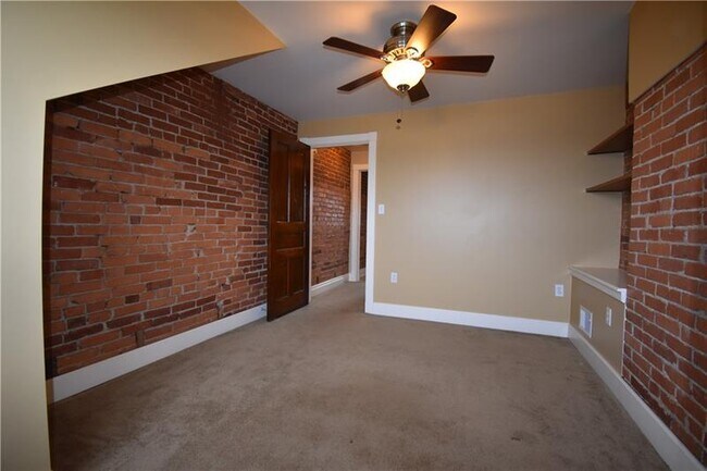 Building Photo - 4214 Post St