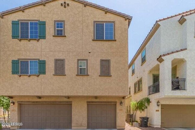 Building Photo - 1635 E Dogwood Ln